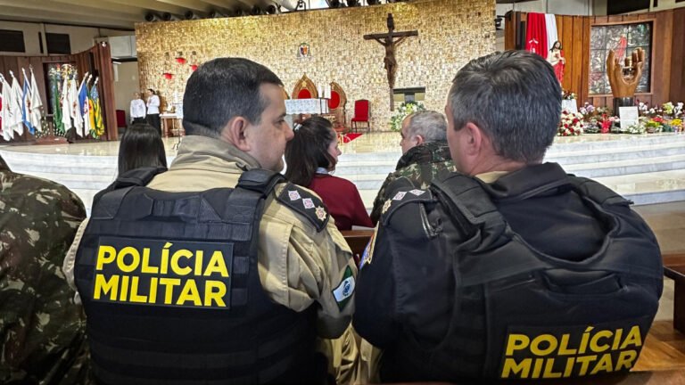 'Páscoa dos Militares' reúne forças de segurança em celebração na Catedral de Cascavel