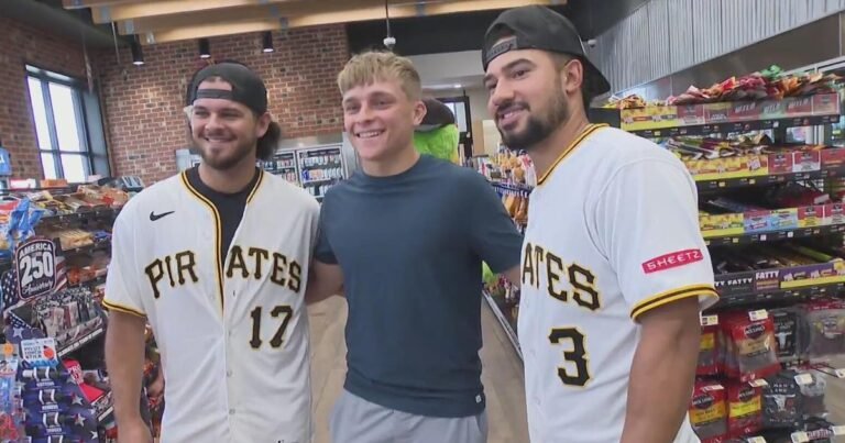 Pirates' Griffin, Jones and Gonzales surprise customers at Pittsburgh-area Sheetz
