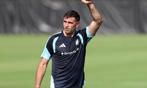 Goleiro da Argentina, Emiliano Martinez participa de treino no Kansas, nos EUA