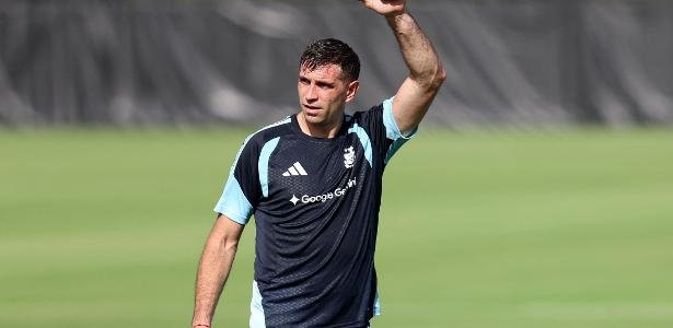 Goleiro da Argentina, Emiliano Martinez participa de treino no Kansas, nos EUA