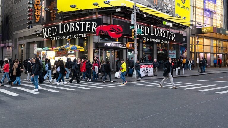 Red Lobster to close Times Square flagship after more than 2 decades