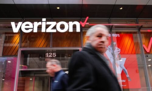 Strict Verizon policy leaves customers waiting longer in stores