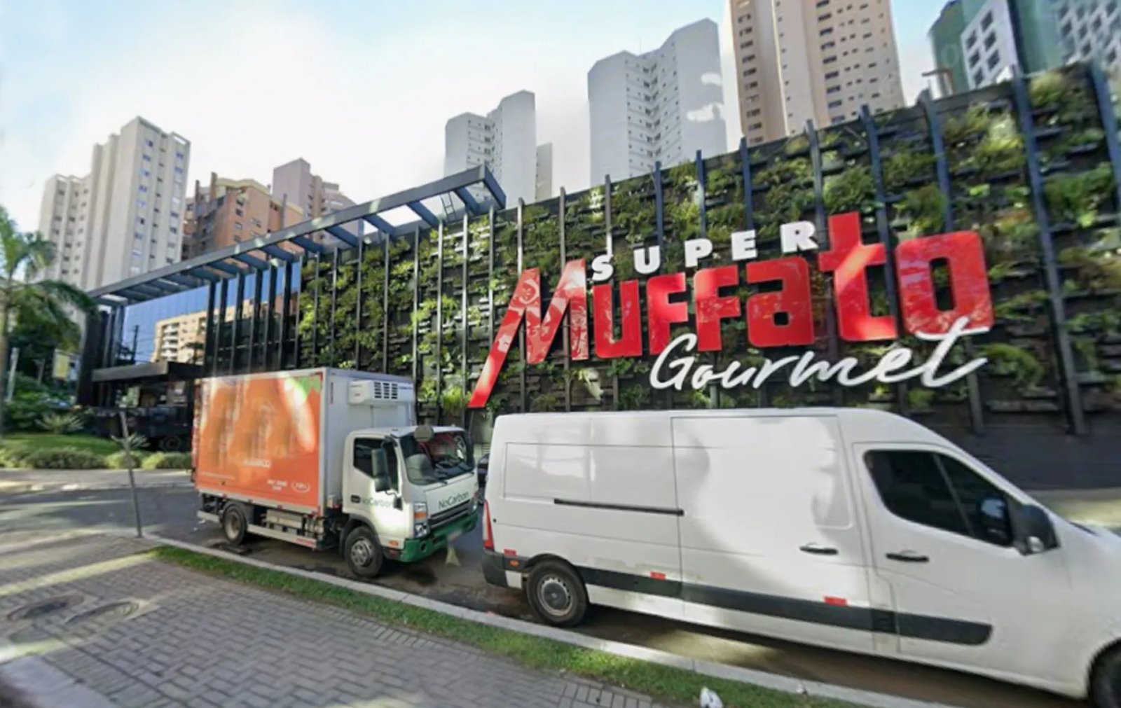 Supermercado muda estratégia e reinaugura após revitalização