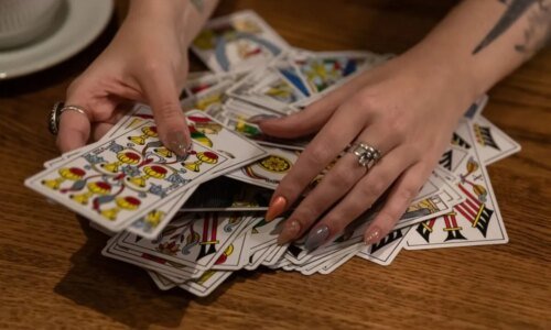 Tarot do dia: previsão para os 12 signos em 13/06/2026