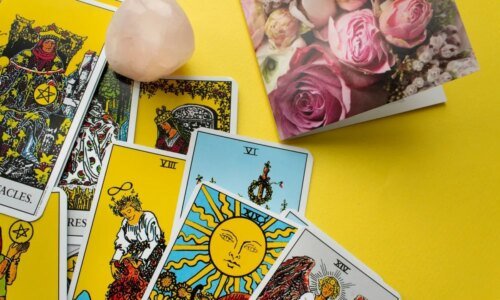 Tarot do dia: previsão para os 12 signos em 27/06/2026