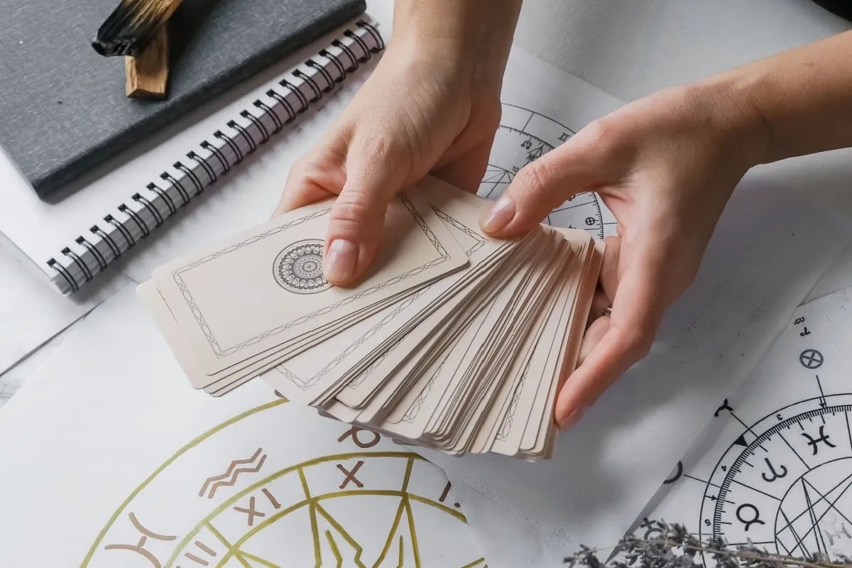 Tarot semanal: previsão para os signos de 22 a 28 de junho de 2026