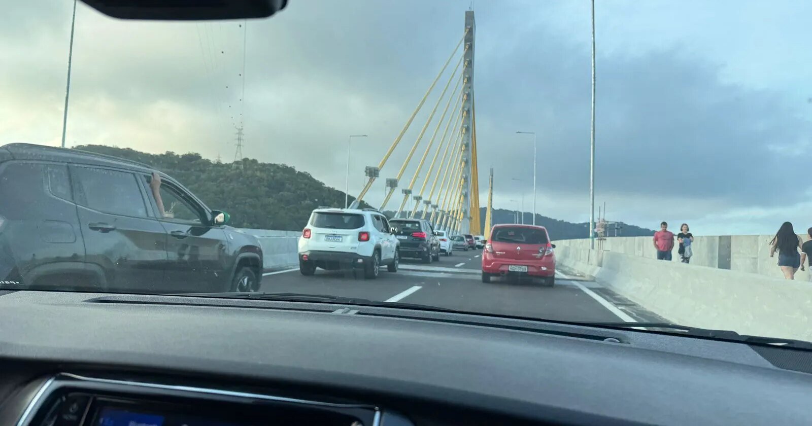 Travessia na Ponte de Guaratuba chega a 19 minutos no retorno do feriado