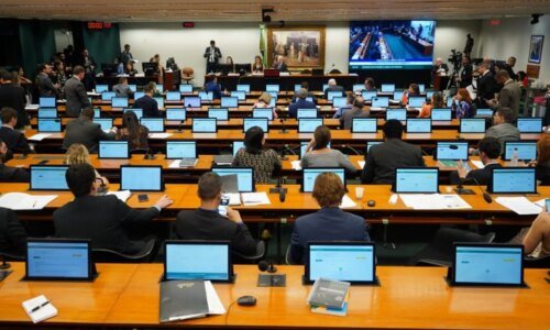 como votaram os deputados do Paraná