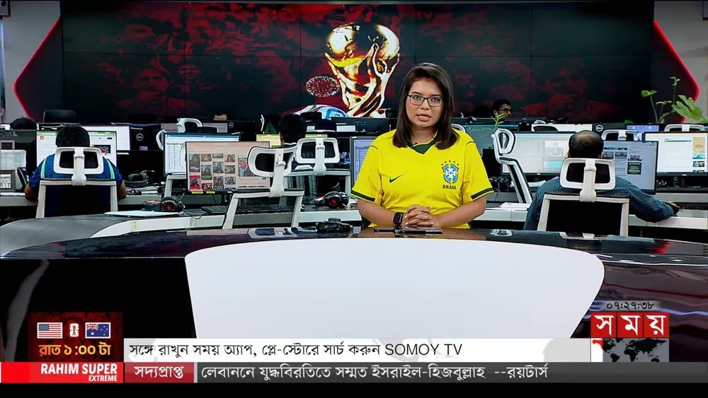 jornalistas de Bangladesh usam camisa do Brasil em telejornais