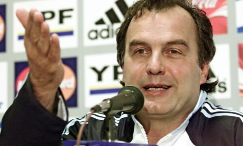 relembre as loucuras de Marcelo 'El Loco' Bielsa, técnico do Uruguai