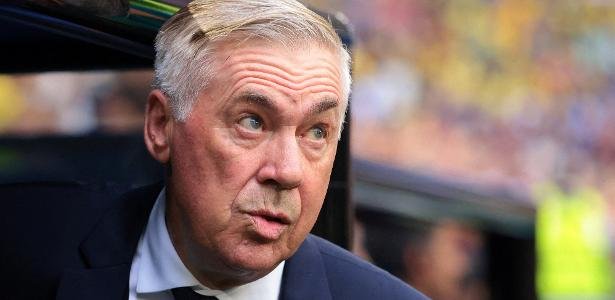 Carlo Ancelotti, técnico do Brasil, durante jogo contra a Escócia