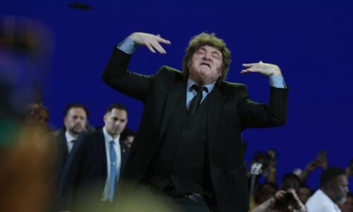 Após falas de Milei, Fundação Cacique Cobra Coral anuncia suspensão de 'assistência climática' para Argentina