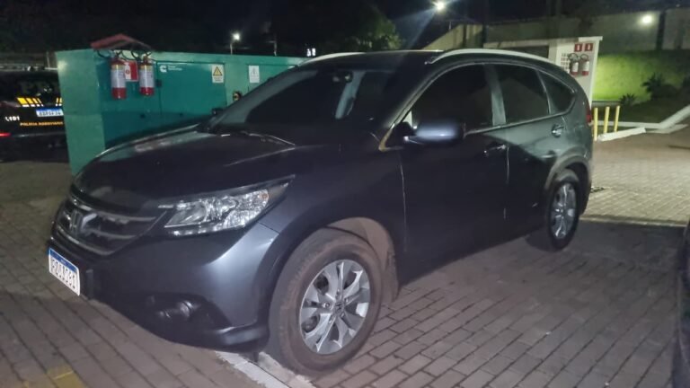 Carro furtado em Campinas em 2023 é apreendido na BR-277, em Cascavel