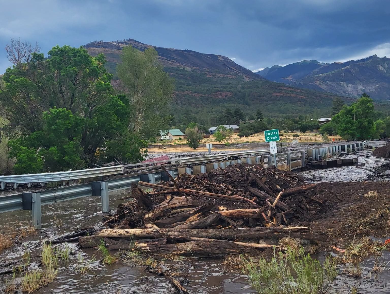 Colorado flash flooding causes evacuations, closes U.S. 550