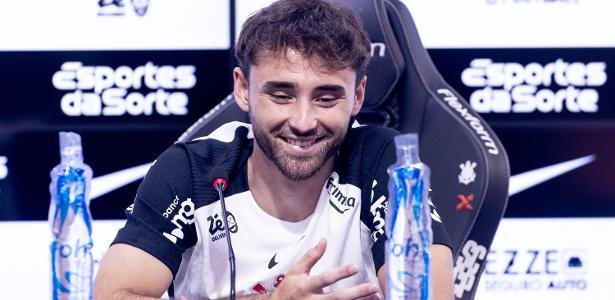Pedro Milans foi apresentado como novo reforço do Corinthians para 2026