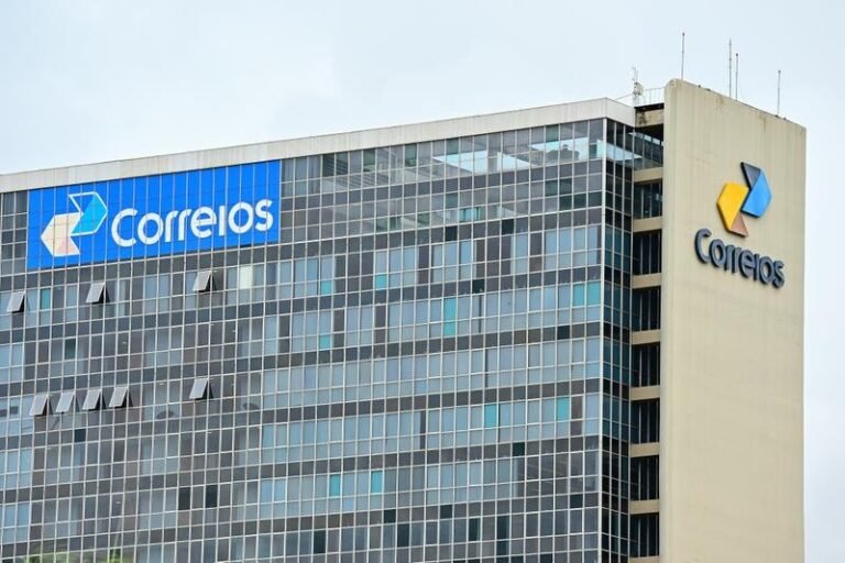 Correios suspendem parte de plano de reestruturação e adiam fechamento de agências em meio à busca por mais R$ 7 bi