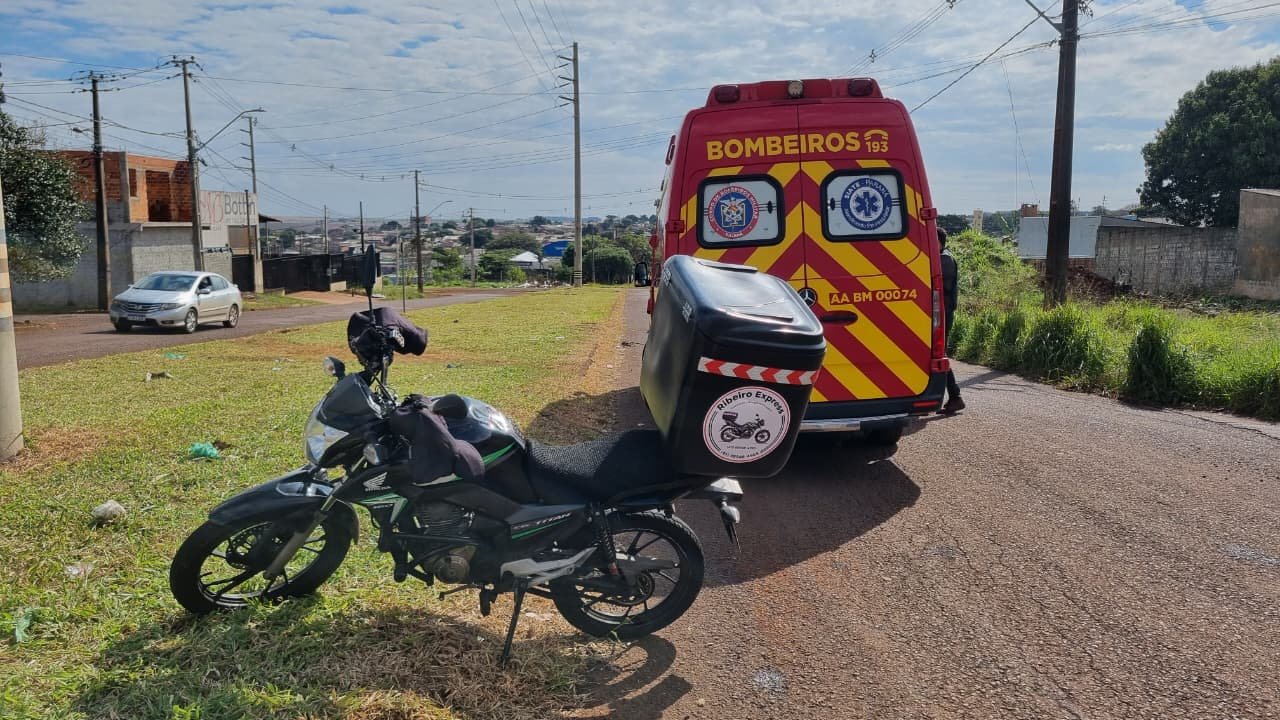 De mobilete, menino de 11 anos fica ferido após colisão com motociclista