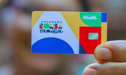 É falso que beneficiários do Bolsa Família terão pagamento suspenso por 17 dias, diz governo