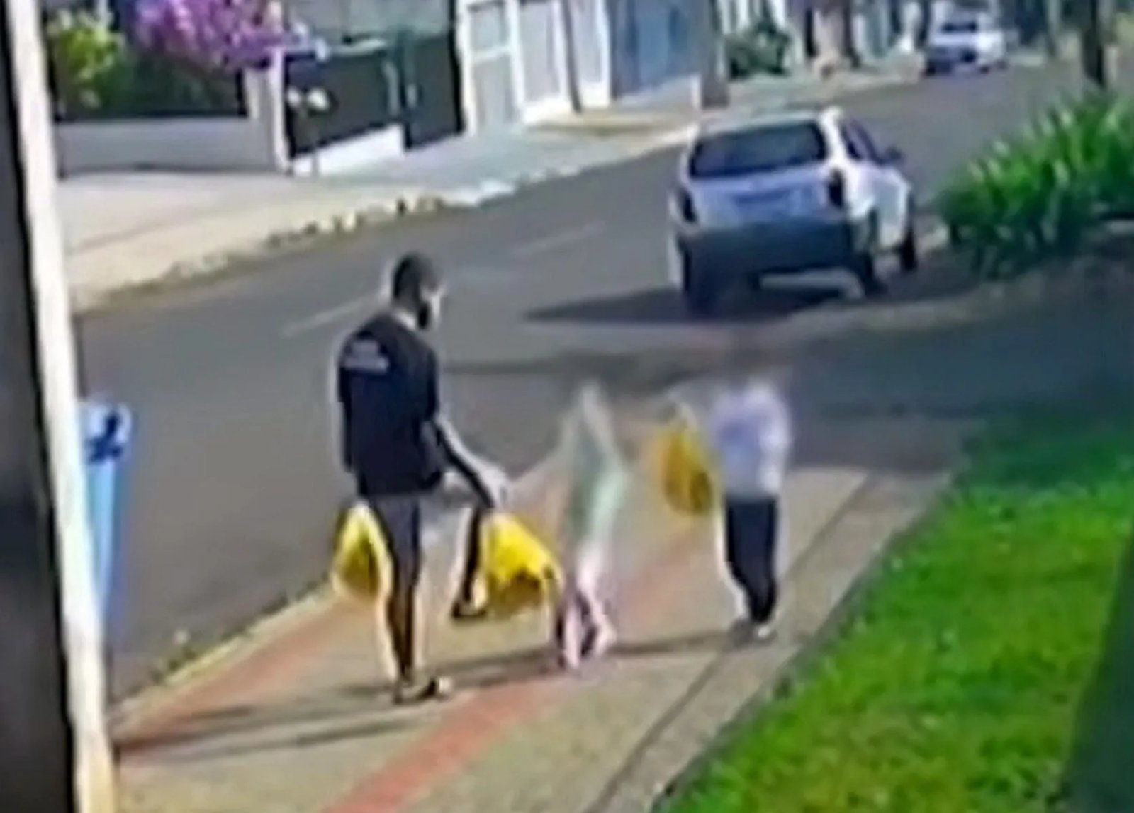 Em liberdade, pai que chutou filha de 3 anos no Paraná diz que perdeu o controle