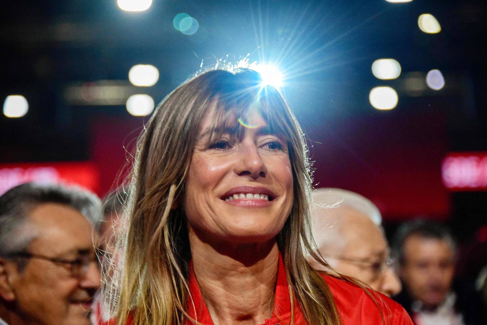 Espanha: Mulher do primeiro-ministro irá a júri - 16/07/2026 - Mundo