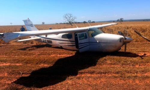 FAB intercepta aeronave suspeita vinda da Bolívia