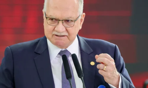 Fachin repudia fala de Milei contra Moraes e reafirma autonomia do STF