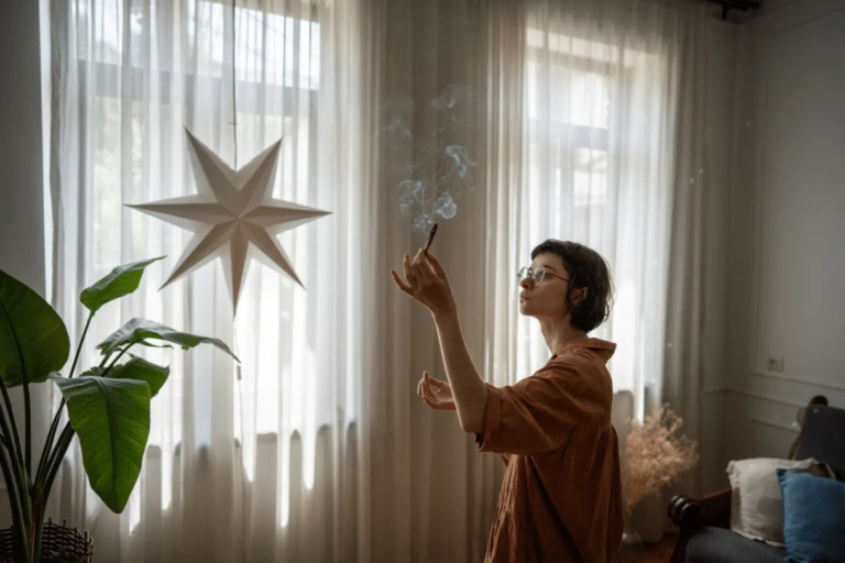 Férias e energias: 4 rituais para proteger a casa durante o recesso