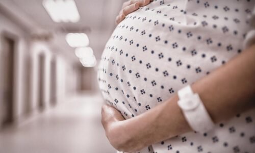 Grávida processa Paraná após 40 dias sem vaga em hospital