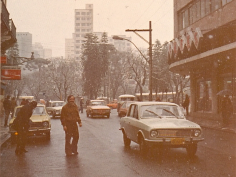 Há 51 anos, Curitiba ficava coberta de neve