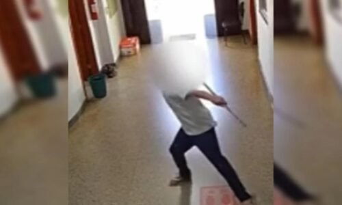 Homem é preso após invadir prefeitura, ameaçar servidores e atacar sala a pedradas