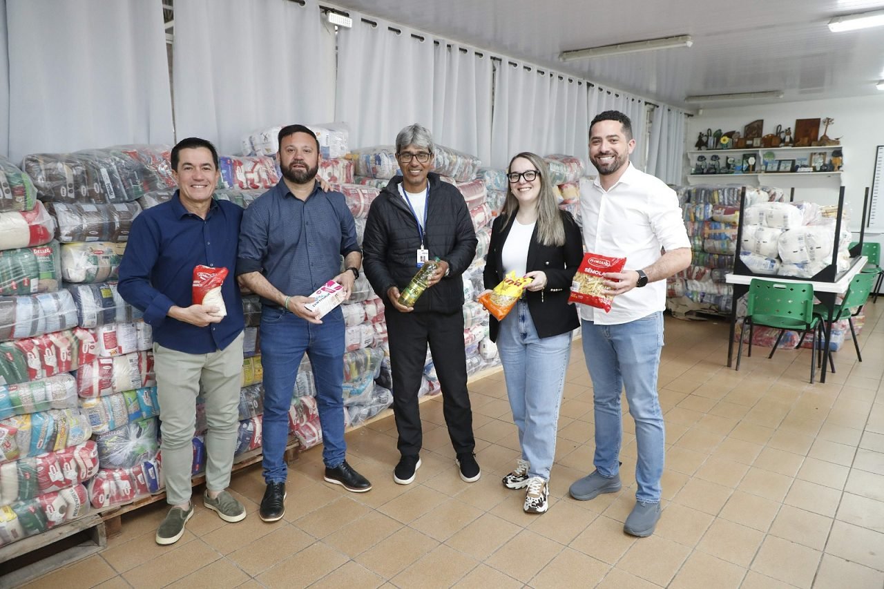Jogo entre FC Cascavel X Corinthians arrecada 15 toneladas de alimentos para Apae