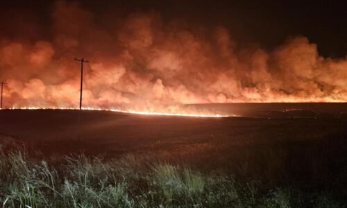 Kennewick brush fire prompts evacuation warning south of W 50th | News