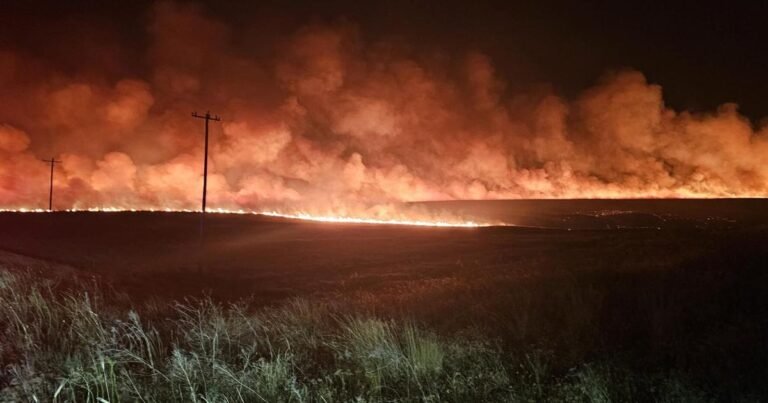 Kennewick brush fire prompts evacuation warning south of W 50th | News