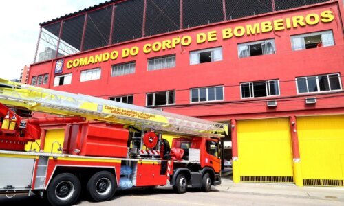 Marcenaria de 46 anos pega fogo em Curitiba e dono revela que não tem seguro