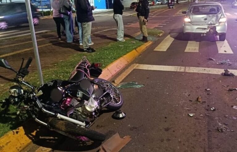 Motociclista fica ferido após colisão em racha na Avenida Parigot de Souza, em Toledo