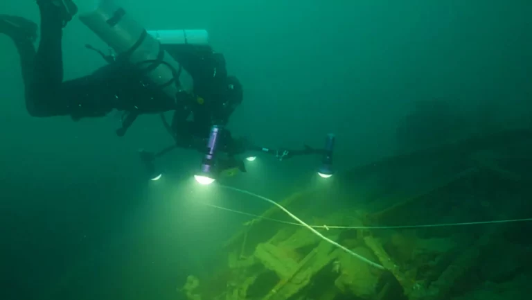 Navio japonês com mais de 1.000 prisioneiros é encontrado no fundo do mar do Pacífico