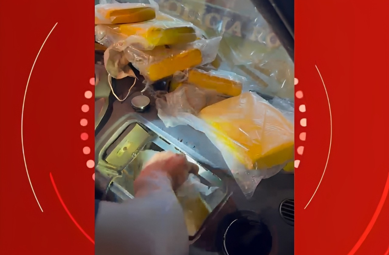 PRF apreende 12,8 kg de crack escondidos em compartimento secreto
