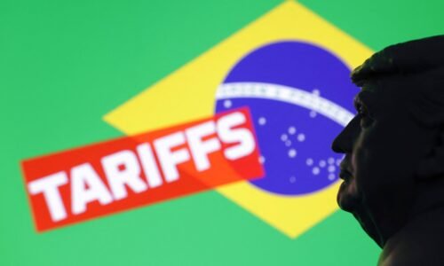 Por que Ibovespa saltou 2,44% e dólar caiu em dia em que tarifaço entrou em vigor?