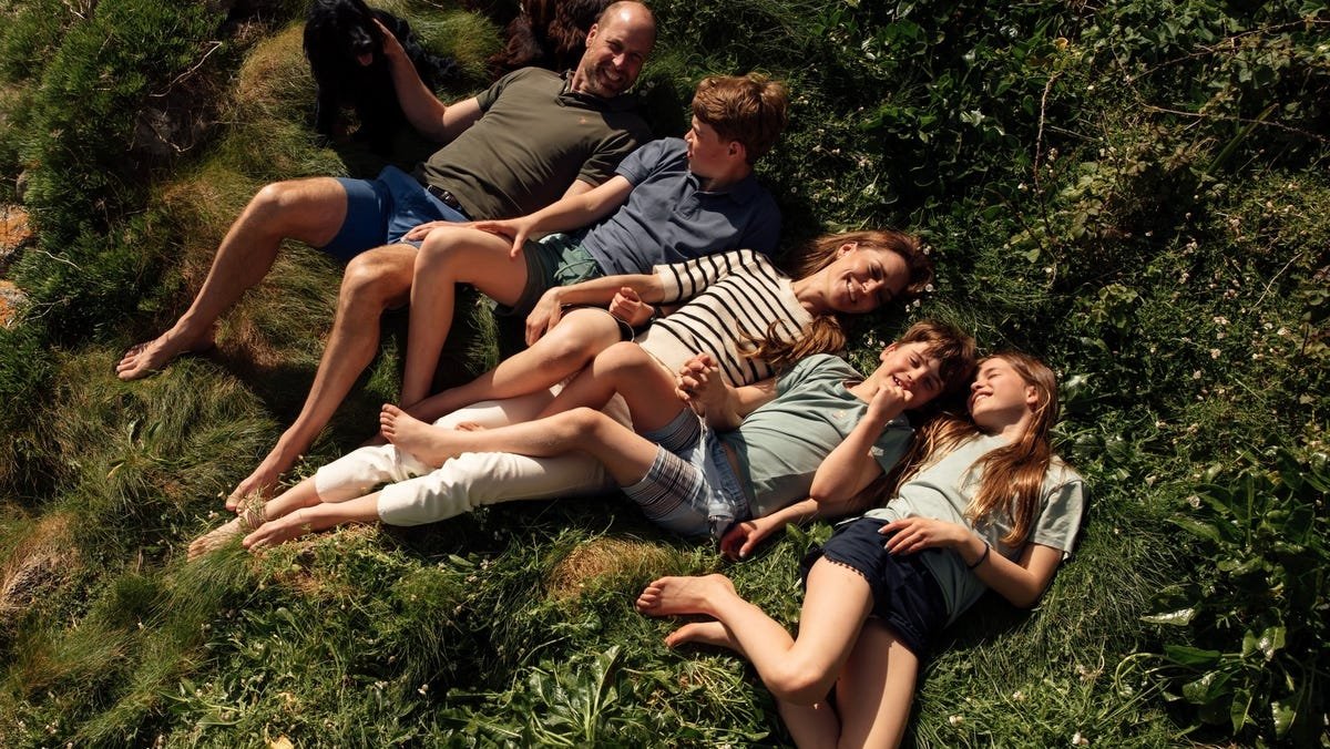 Prince William and Princess Kate share summer photos to Instagram