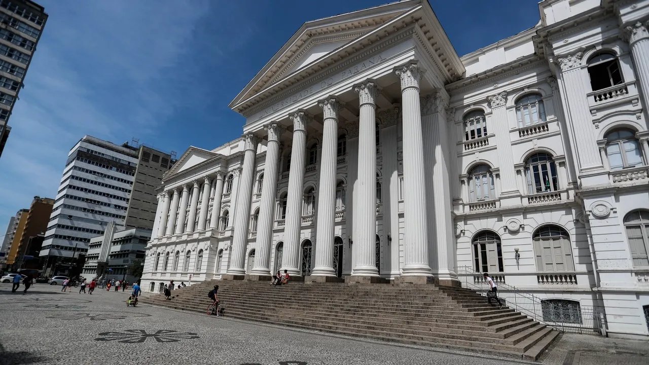 Provar da UFPR oferece mais de mil vagas para transferência sem prova