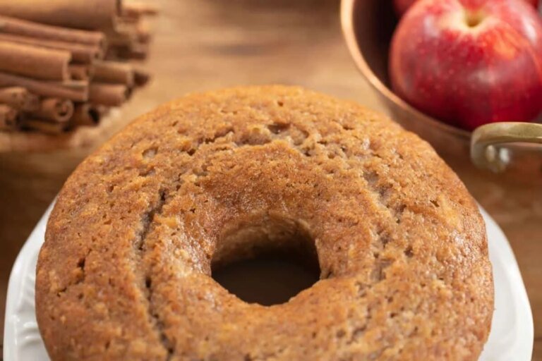 Quer um lanche saudável? Veja 8 receitas de bolo fáceis de fazer