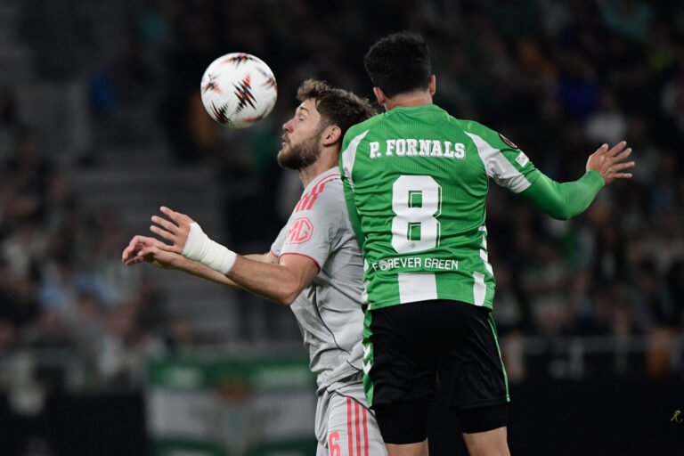 Real Betis - OL : Tessmann titulaire, Himbert en pointe