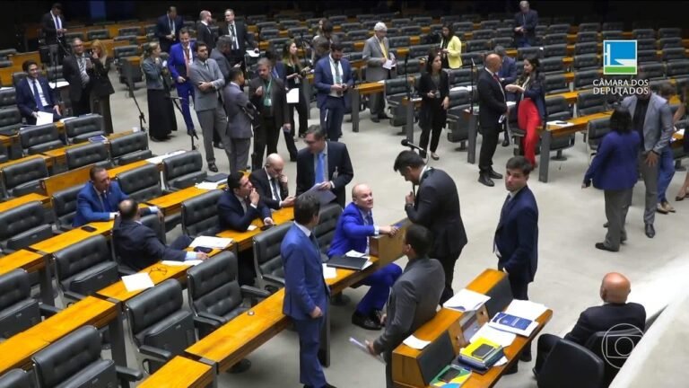 Salário de presidentes de partido chega a R$ 52,5 mil; veja valores