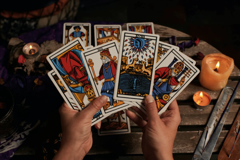 Tarot do dia: previsão para os 12 signos em 18/07/2026
