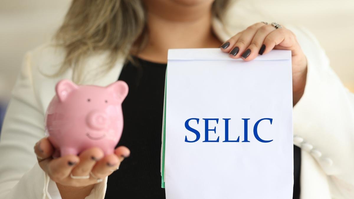 Opções de Copom negociadas na B3 mostram fortes chances de mais um corte da Selic (Imagem: Shutterstock)