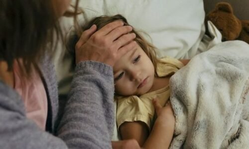 O cuidado com a saúde das crianças precisa ser redobrado durante o período de frio