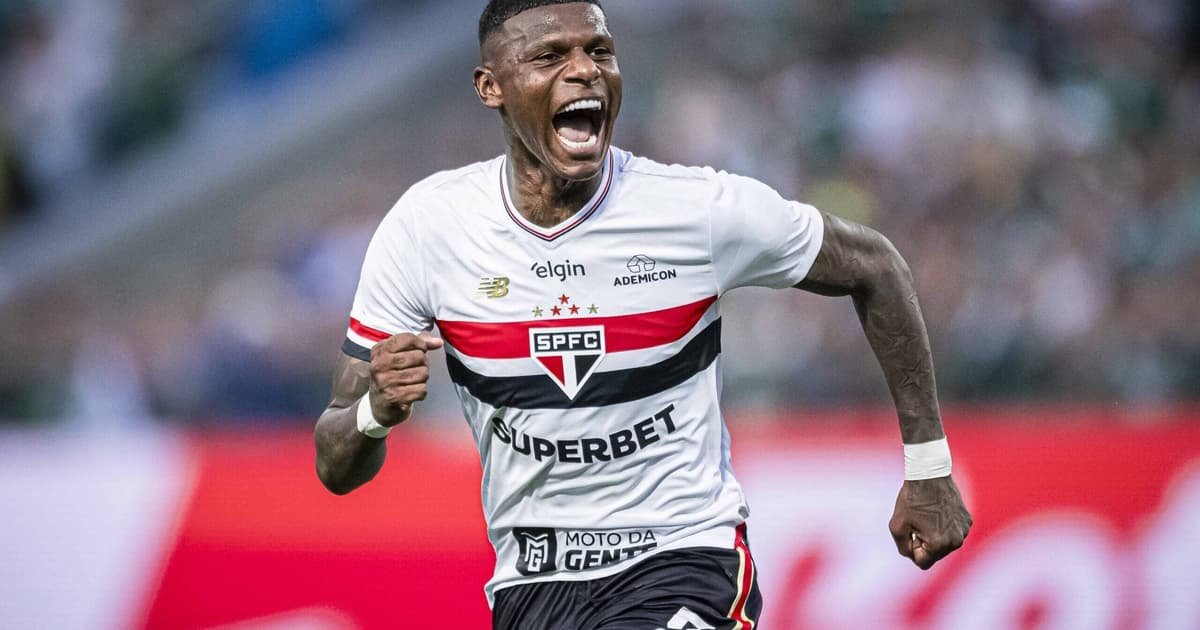 Rafael Toloi com a camisa do São Paulo