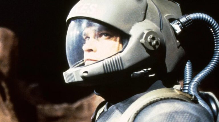 5 Forgotten Sci-Fi Shows From The '90s That You Have To Watch