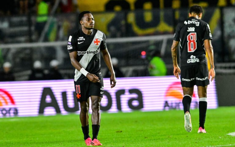 Andrés Gómez rebate torcedor do Vasco depois de crítica: 'Gordito' | Vasco