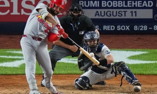 Burleson pega 3 jonrones y los Cardenales vencen a los Yankees tras perder ventaja de 6